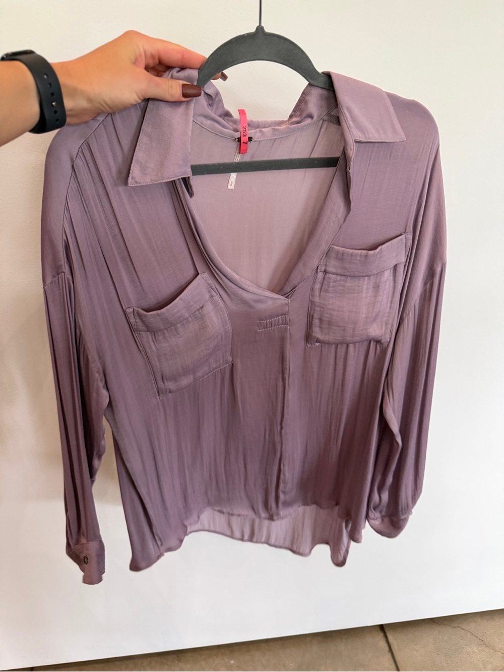 Light Mauve V-Neck Long-Sleeve Blouse - Women